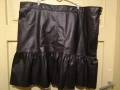 Дамска кожена пола с волан, черна, снимка 1