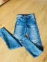 Продавам дамски дънки Guess, снимка 3