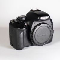 Canon 550D с китов обектив и множество допълнителни аксесоари, снимка 3 - Фотоапарати - 45413559