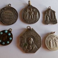 Лот от религиозни медали., снимка 1 - Антикварни и старинни предмети - 45941804