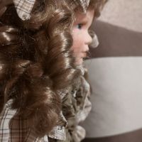 Прекрасна порцеланова кукла. , снимка 2 - Кукли - 45211472