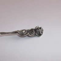 Старинна сребърна лъжица с релефна роза, снимка 10 - Прибори за хранене, готвене и сервиране - 44952190