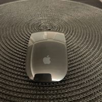 Безжична мишка Apple Magic Mouse 3 - черна Мишката е използвана 3/4 пъти само , неразличима от чисто, снимка 4 - Клавиатури и мишки - 45354510