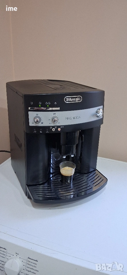 Кафеавтомат / кафемашина - робот. НОМЕР 03. Delonghi Magnifica. Typ ESAM 3000. Работи с мляно..., снимка 1