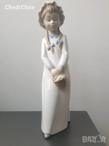 НАО ЛАДРО испанска порцеланова фигура на момиче с кошница с цветя/NAO Lladro статуетка 26см, снимка 1