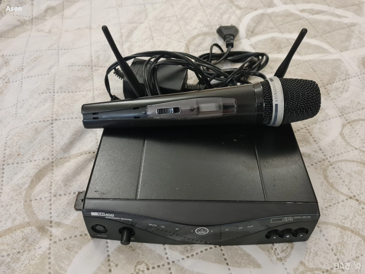 Продавам безжичен микрофон AKG , снимка 1