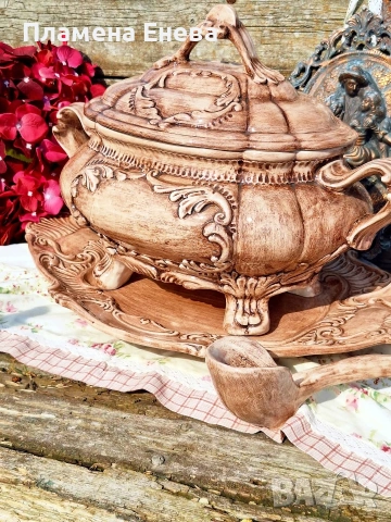 Италиански комплект от Bassano Italy терин, плато и черпак , снимка 3 - Антикварни и старинни предмети - 53744885