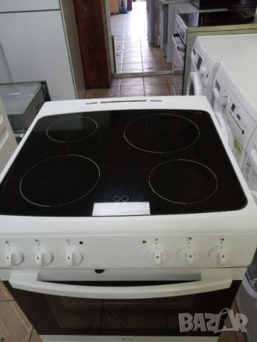 Свободно стояща печка с керамичен плот Gram 60см широка 2 години гаранция!, снимка 3 - Печки, фурни - 46048705