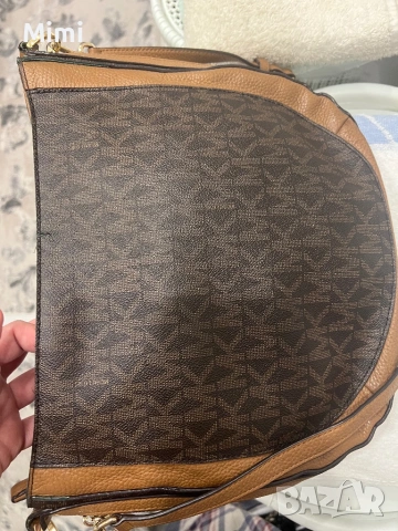 Michael Kors оригинална чанта, снимка 2 - Чанти - 48709471