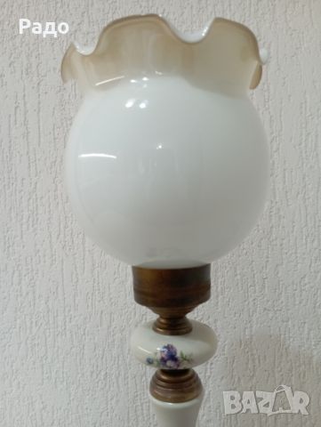Красива порцеланова лампа, снимка 4 - Настолни лампи - 46404859