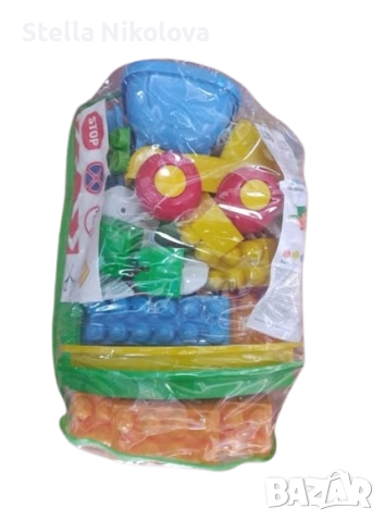 Конструктор с писта и камион, 56 едри части