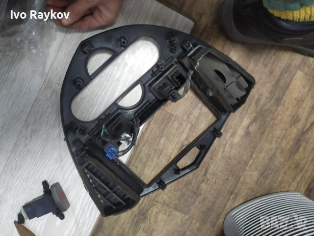 Киа Каренс - централна конзола ,  KIA CARENS II , ok2fb 61 190, снимка 4 - Части - 52939462