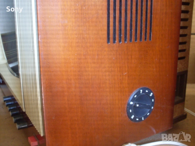 Стар български телевизор с покривало и крака., снимка 7 - Антикварни и старинни предмети - 52896793