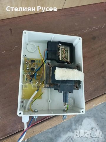 счупен Електропастир -цена 50 лв или 25,56 евро   0899 29 39 16  работи на 12волта и 220 волта (заря