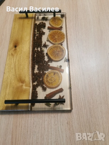 поднос от епоксидна смола и ясен 