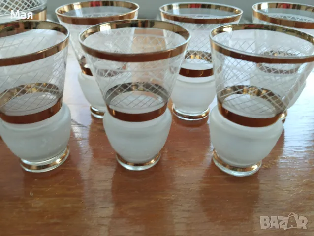 Винтидж чаши за ракия със златен кант от средата на миналия век, снимка 3 - Чаши - 50280239