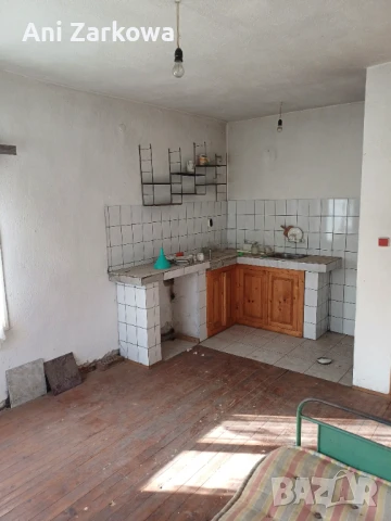 Продавам къща в с.Радуил, снимка 9 - Къщи - 50833099