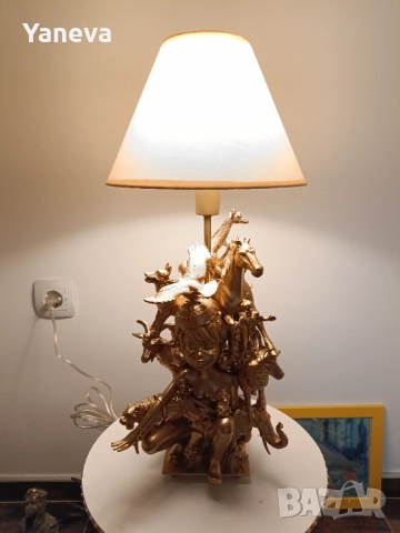 Лампа ​"Единство" , символ на хармонията между човека и животните., снимка 7 - Настолни лампи - 52712667