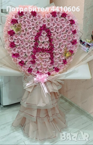 Ръчно изработен букет, сърцевиден шедьовър от 139 сапунени рози 