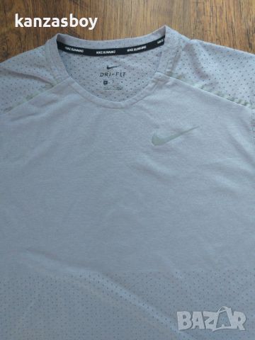 Nike Rise 365 T-shirt - страхотна мъжка тениска КАТО НОВА, снимка 4 - Тениски - 46390749