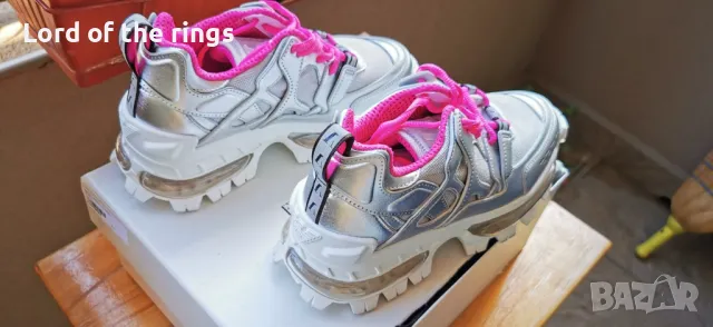 Оригинални маркови дамски маратонки EMPORIO ARMANI - 36 номер, снимка 5 - Маратонки - 49992951