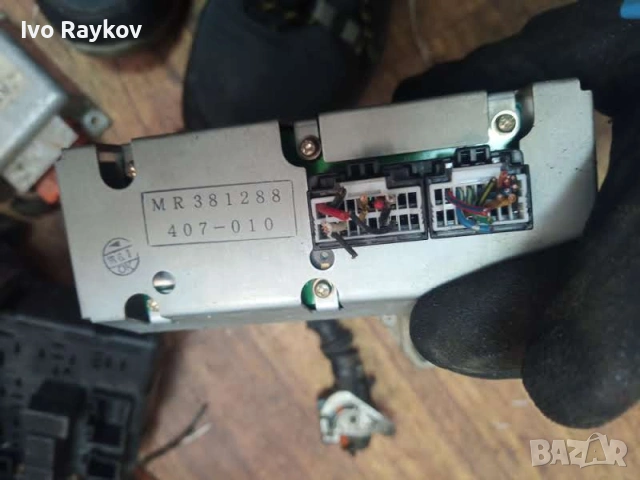 ДИСПЛЕЙ Mitsubishi Carisma I MR381288, снимка 5 - Части - 53734392