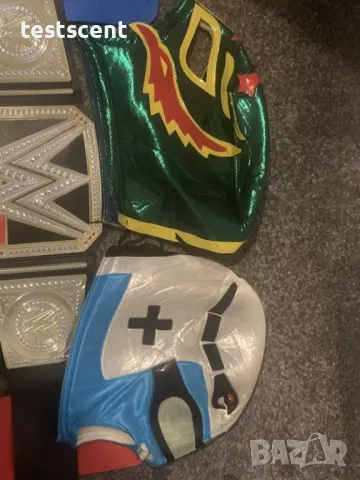 Шампионски пояси WWE World Championship и маски Rey Mysterio Mask на брой, снимка 5 - Други - 49124225