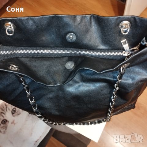Дамска чанта в черно, кожена с  дръжки  тип верижки, снимка 5 - Чанти - 46474890