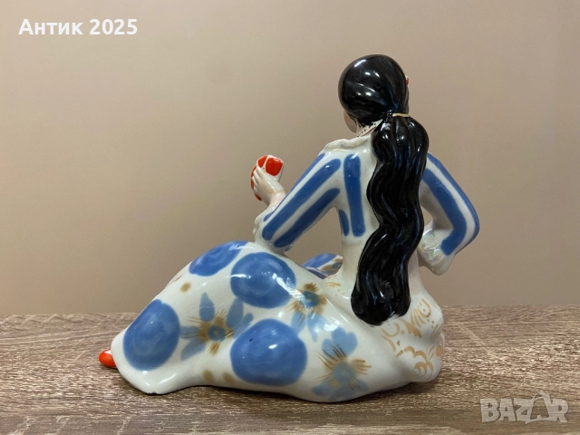 Порцеланова статуетка „Гадателка с карти, циганка“, снимка 3 - Антикварни и старинни предмети - 52410452