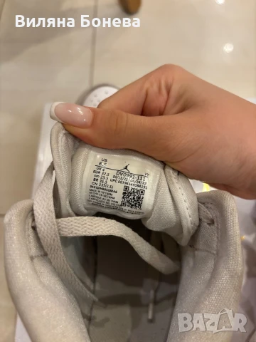 Nike Air Jordan 1 Mid, снимка 4 - Кецове - 51010347