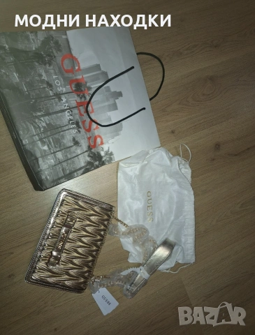 GUESS Оригинална Дамска Чанта, снимка 4 - Чанти - 53509255