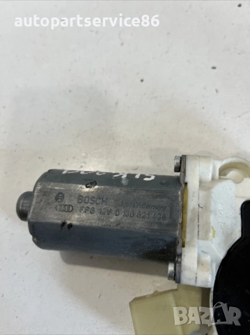 Мотор за стъкло предна лява врата 200K за Mercedes SLK R171 (2005) 0130821436, снимка 2 - Части - 54005788