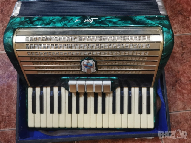 акордеон WELTMEISTER  - 48 БАСА, снимка 2 - Акордеони - 53165322