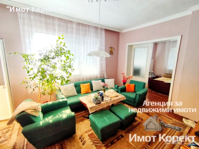 Имот Корект продава Половин Къща, кв.Изток