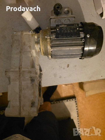 Продава мотор редуктор, снимка 5 - Други машини и части - 51722382