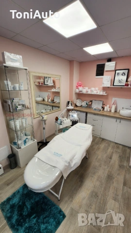 Място за МАНИКЮРИСТ, снимка 8 - Маникюр и педикюр - 53871845