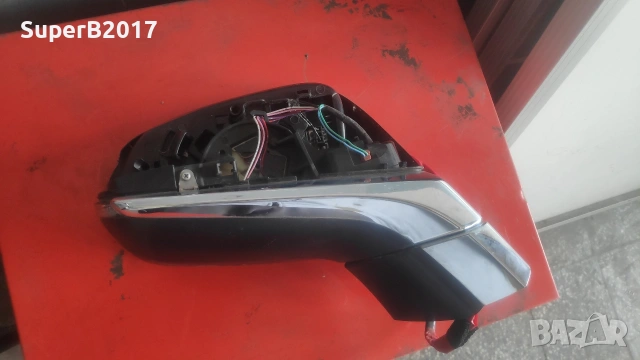 Продавам - оригинално дясно огледало за Лексус НХ 2107-2021 със забележки