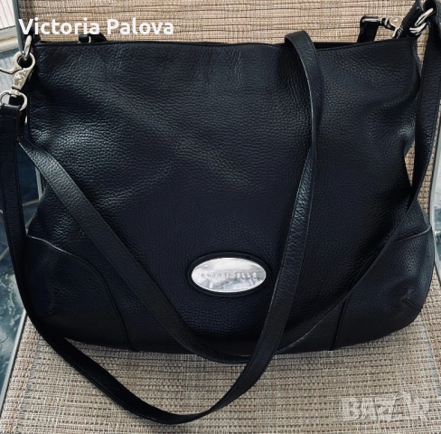 Оригинална кожена чанта Coccinelle - естествена кожа, тип Hobo (Черна), снимка 2 - Чанти - 54009431