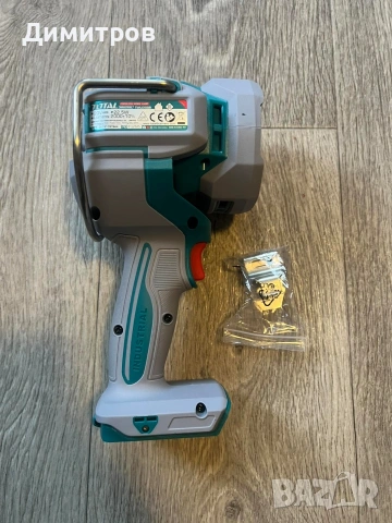 Акумулаторна LED работна лампа TOTAL INDUSTRIAL, 20 V, без батерия , снимка 2 - Други инструменти - 53929481