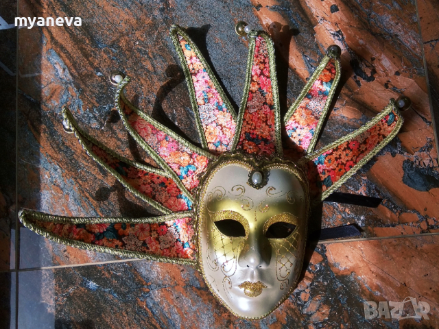 Венециански маски ръчно изработени и оцветени . Може и на стена да се позиционират , снимка 2 - Декорация за дома - 45035228