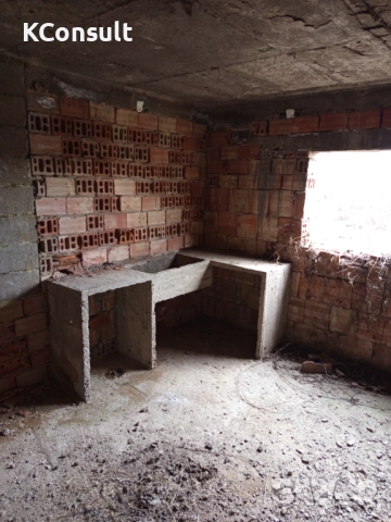 Продава се жилищна сграда с гараж в с. Габарево, община Павел баня, снимка 12 - Къщи - 52968240