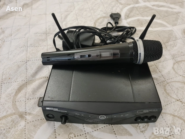 Продавам безжичен микрофон AKG 