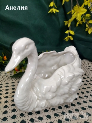 Лебеди кашпи, снимка 5 - Декорация за дома - 51778063