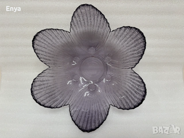 Фруктиера (купа) - стъклена с форма на цвете - цвят лила, снимка 2 - Антикварни и старинни предмети - 53648809