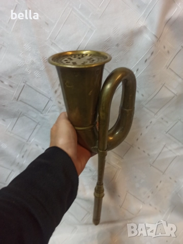 Месингов клаксон – 37 см, рядък модел с интересна декоративна  решетка. , снимка 4 - Антикварни и старинни предмети - 52582347