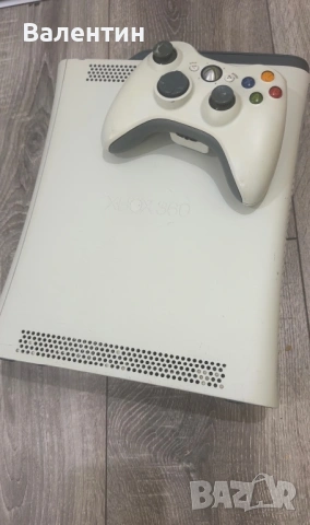 Запазен Xbox 360 с джойстик и захранване, снимка 3 - Xbox конзоли - 53958934