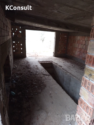 Продава се жилищна сграда с гараж в с. Габарево, община Павел баня, снимка 18 - Къщи - 52968240
