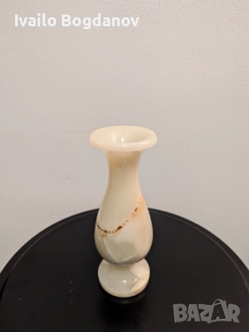 Малка вазичка от Оникс, снимка 2 - Вази - 52504698