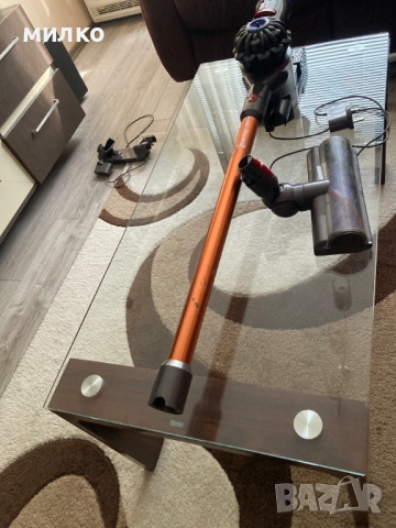 Акумулаторна прахосмукачка Dyson V-8, снимка 4 - Прахосмукачки - 53565565