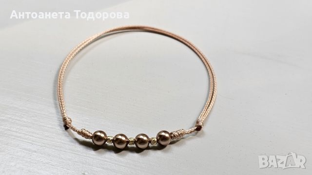 Гривна със златни топчета и еременти Swarovski, снимка 2 - Гривни - 46160225